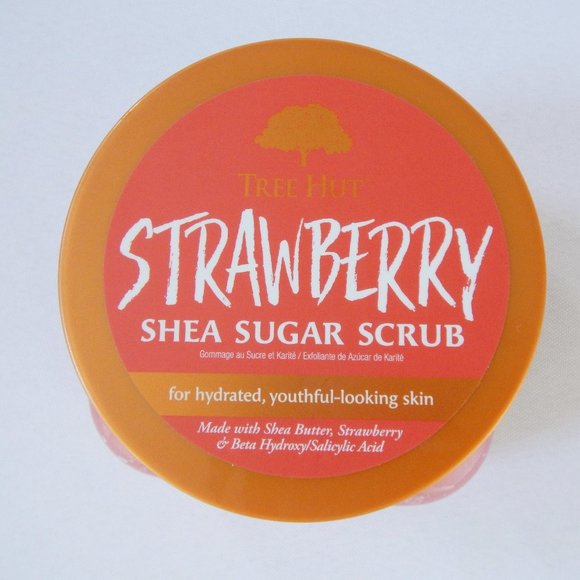 New Tree Hut Strawberry Shea Sugar Scrub Spa Body Exfoliator 18oz Self Care Rare - Picture 2 of 9